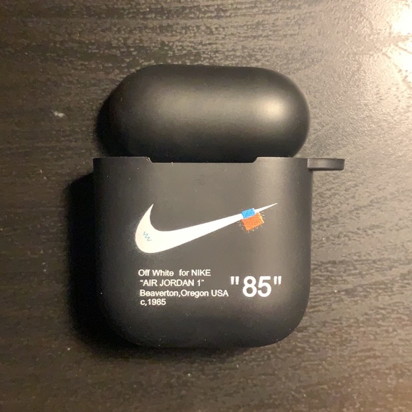 AirPod case - Picture 3 of 3